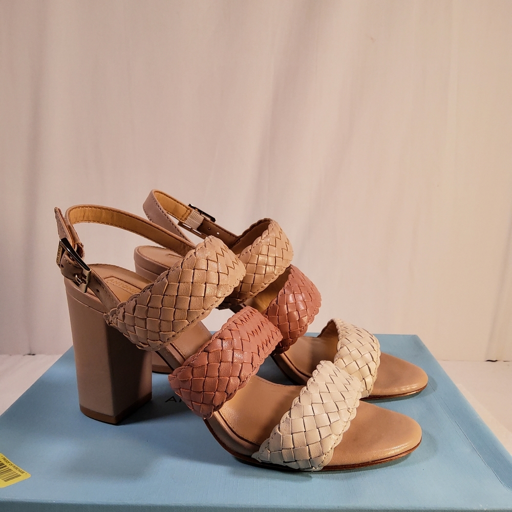 Antonio Melani block heel sandals 7M